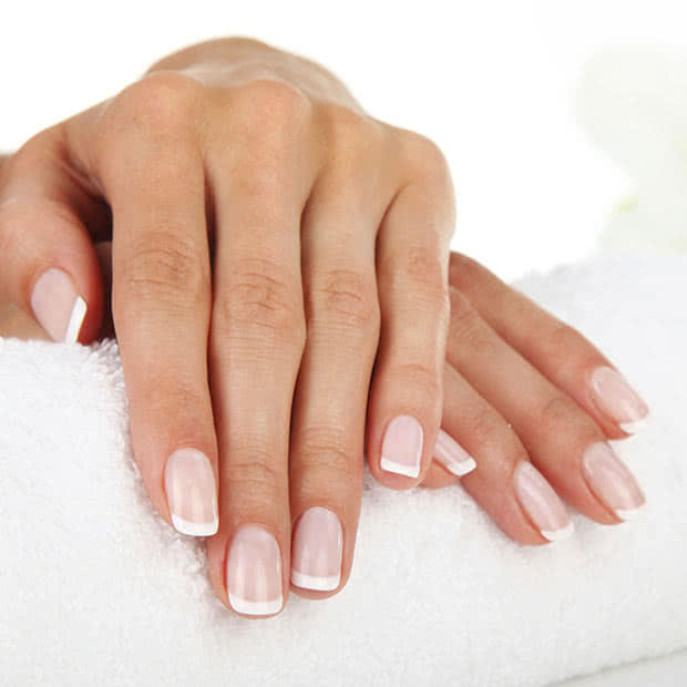 Trattamento manicure e pedicure